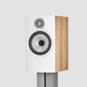 606 S3 coppia di diffusori da scaffale a 2 vie colore oak