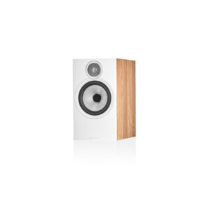 Bowers & Wilkins 607 S3 è una coppia di diffusori da scaffale da 25 mm colore oak