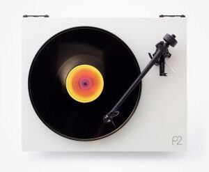 REGA PLANAR 2 giradischi - colorazione bianco